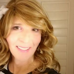 Meet your Posher, Amanda ariana